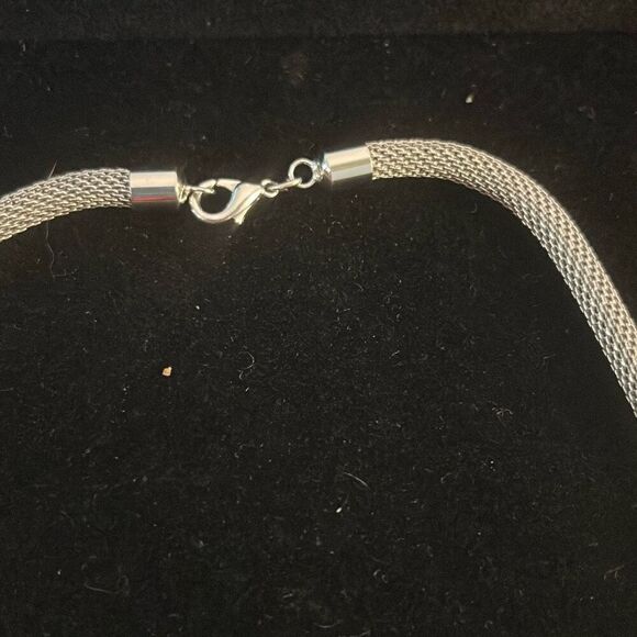 Silver-tone Rolled Mesh 18” Chain with Lobster Claw Clasp. - Picture 6 of 6